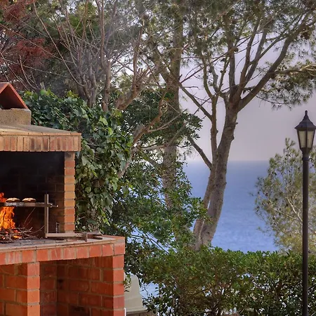 度假居 Angela 塔马留